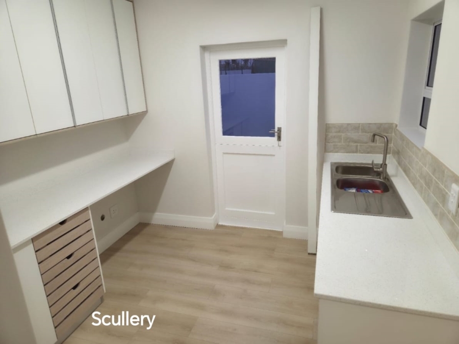 5 Bedroom Property for Sale in Baron View Western Cape